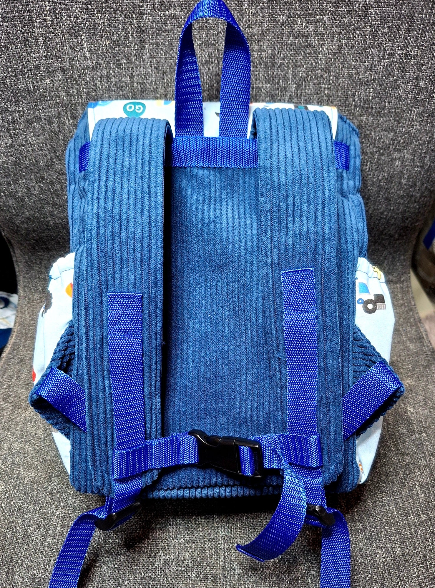 Personalisierter Kleinkind Rucksack aus Cordstoff Kindergarten children's backpack