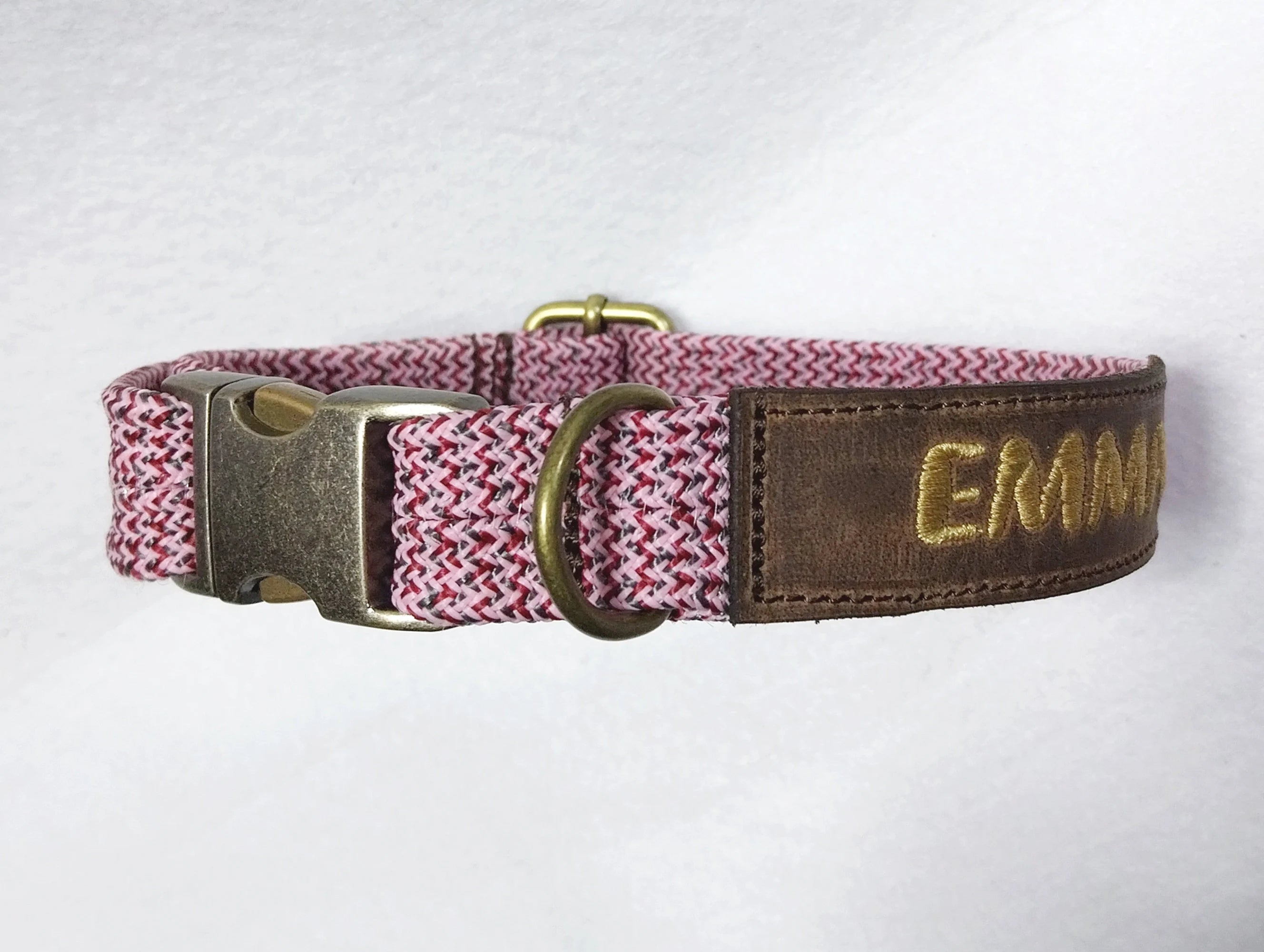 Tau Hundehalsband personalisiert, mit Echtleder, Altmessing