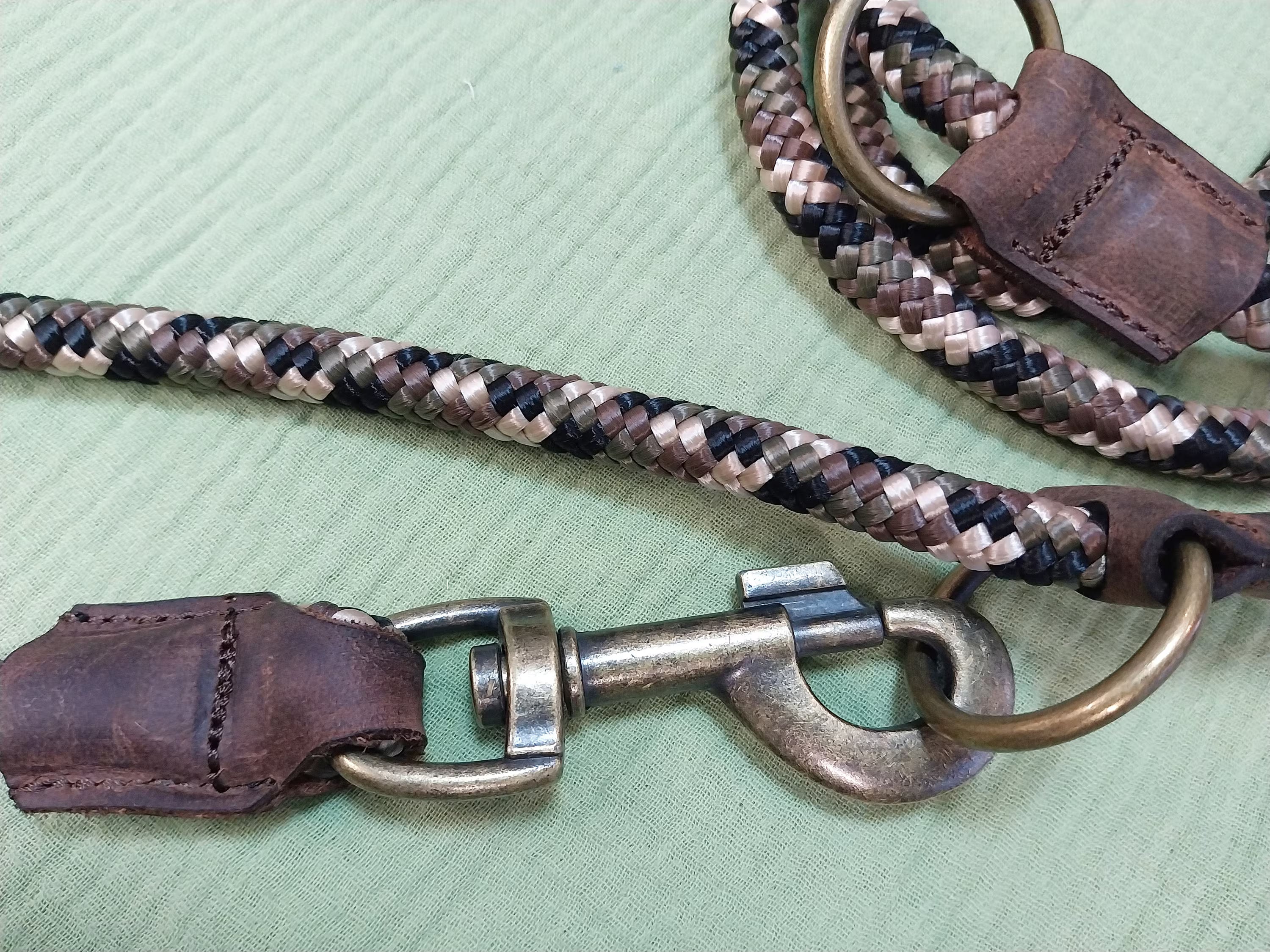 Tau Retrieverleine personalisiert, mit Echtleder, Altmessing, Hundeleine
